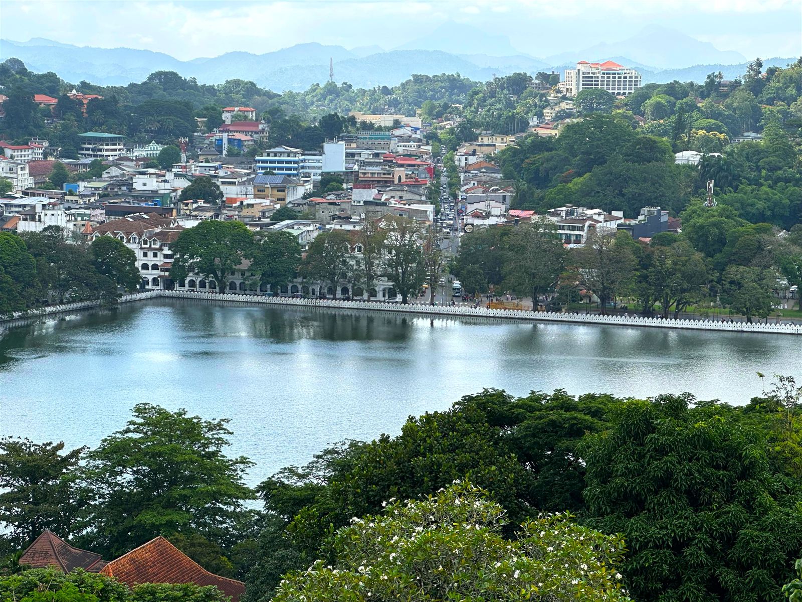 Kandy Travel Guide